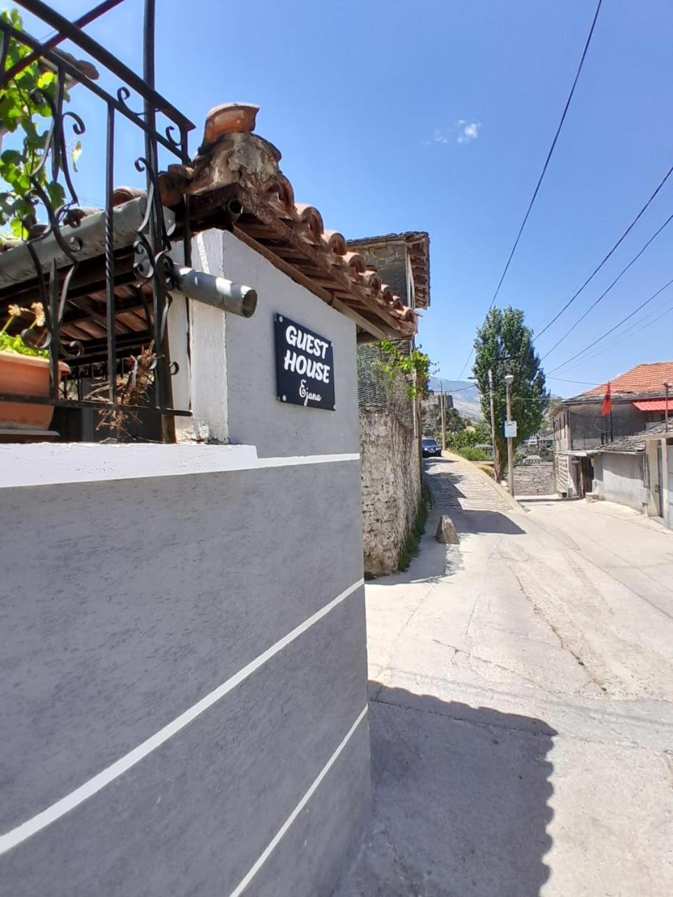 Guest House Ejona Gjirokastër Esterno foto